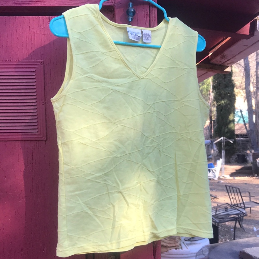 Jason Maxwell Yellow V-Neck Sleeveless Fitted Tank Top